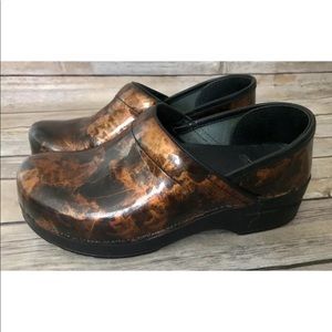 DANSKO Tortoise Marbled Clogs Amber Copper Sz 7